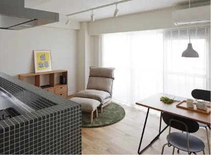 豊島区 / 戸数:8戸→4戸+オーナー住戸 / 築30年 / 370㎡ / 工期:6ヶ月 / 賃貸併用住宅 / RC造のデザイン事例写真