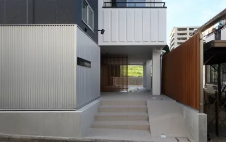 横浜市 / 重量鉄骨造 / 築35年 / 550㎡のデザイン事例写真