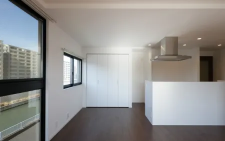 横浜市 / 重量鉄骨造 / 築35年 / 550㎡のデザイン事例写真