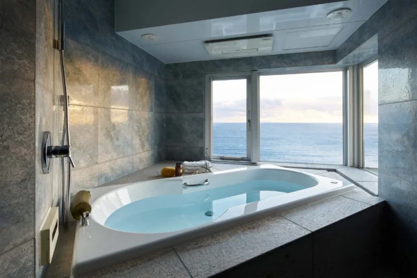 浴室（お風呂・ユニットバス）リフォーム事例：海につながるバスルーム