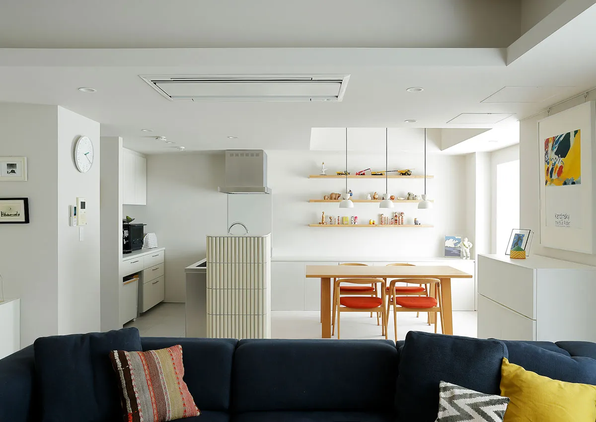 アートを飾る余白のある家 / マンション