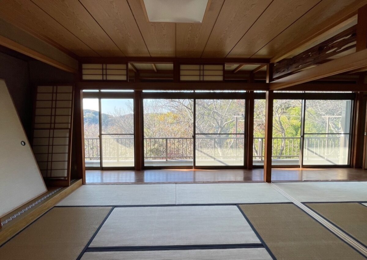 古い別荘は建て替えかリフォームか？通いたくなる理想の場所へ