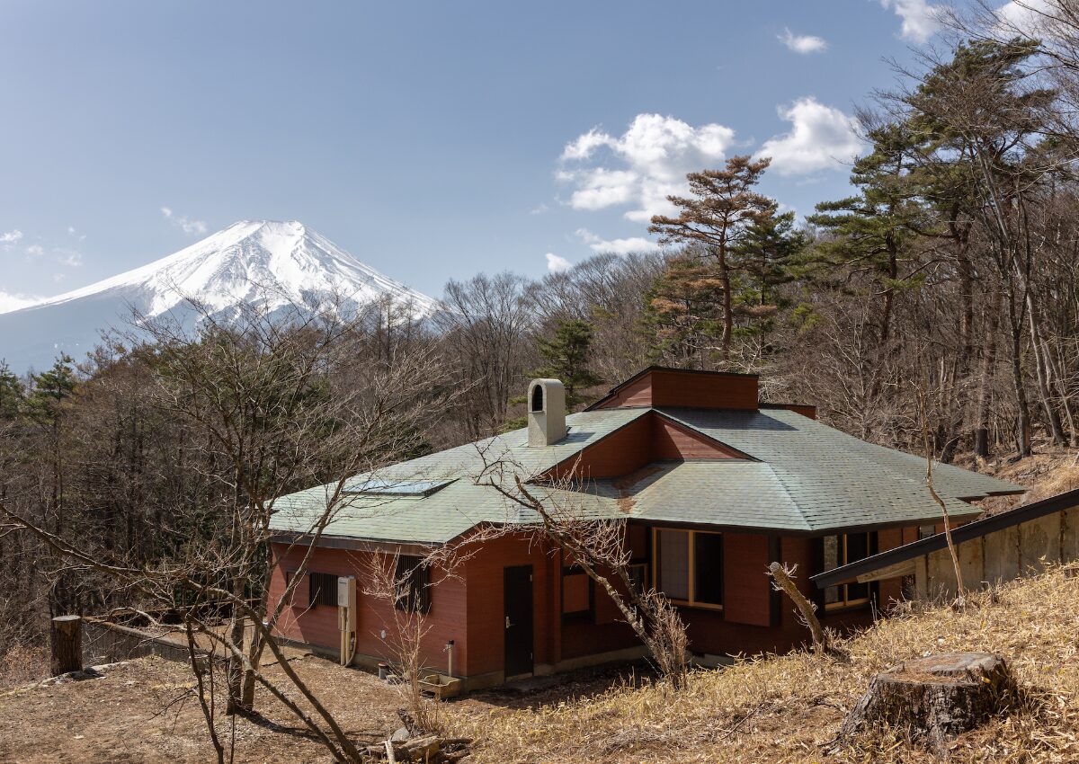 古い別荘は建て替えかリフォームか？通いたくなる理想の場所へ