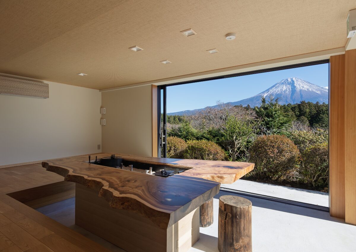 古い別荘は建て替えかリフォームか？通いたくなる理想の場所へ